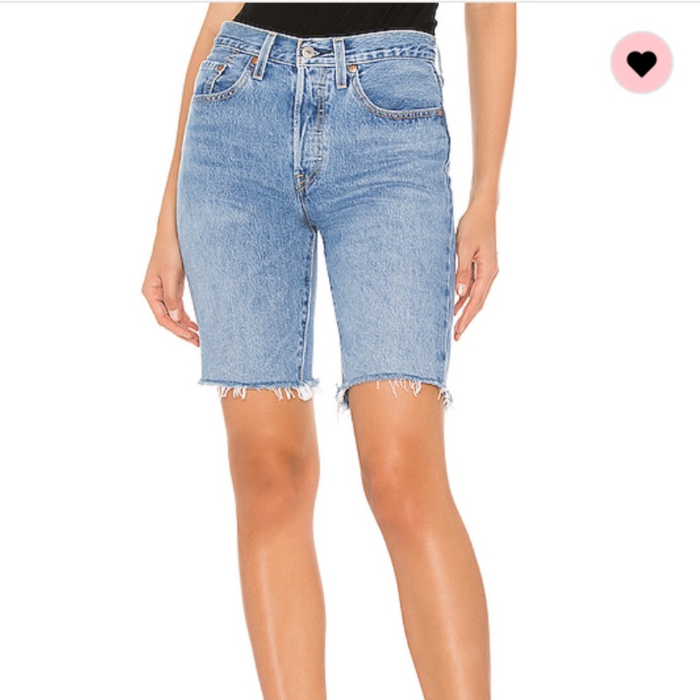 Levi’s Knee Length Short